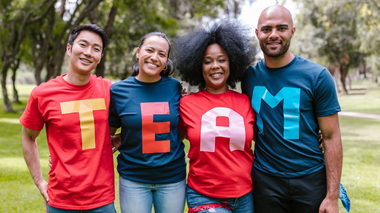 Suggestions on How to Locate Manufacturers for Personalized Work Shirts